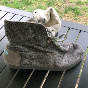 Toms boots/slippers